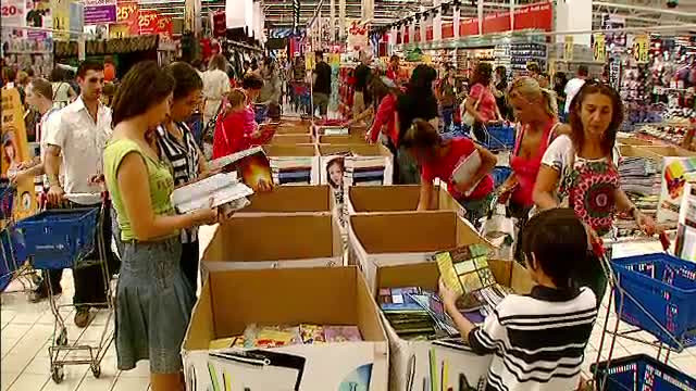 Vanzari record de rechizite pentru magazinele din Capitala. Cat au lasat la case parintii