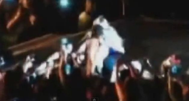 Beyonce, trasa de pe scena de un fan in timpul unui concert. Cum a reactionat artista. VIDEO