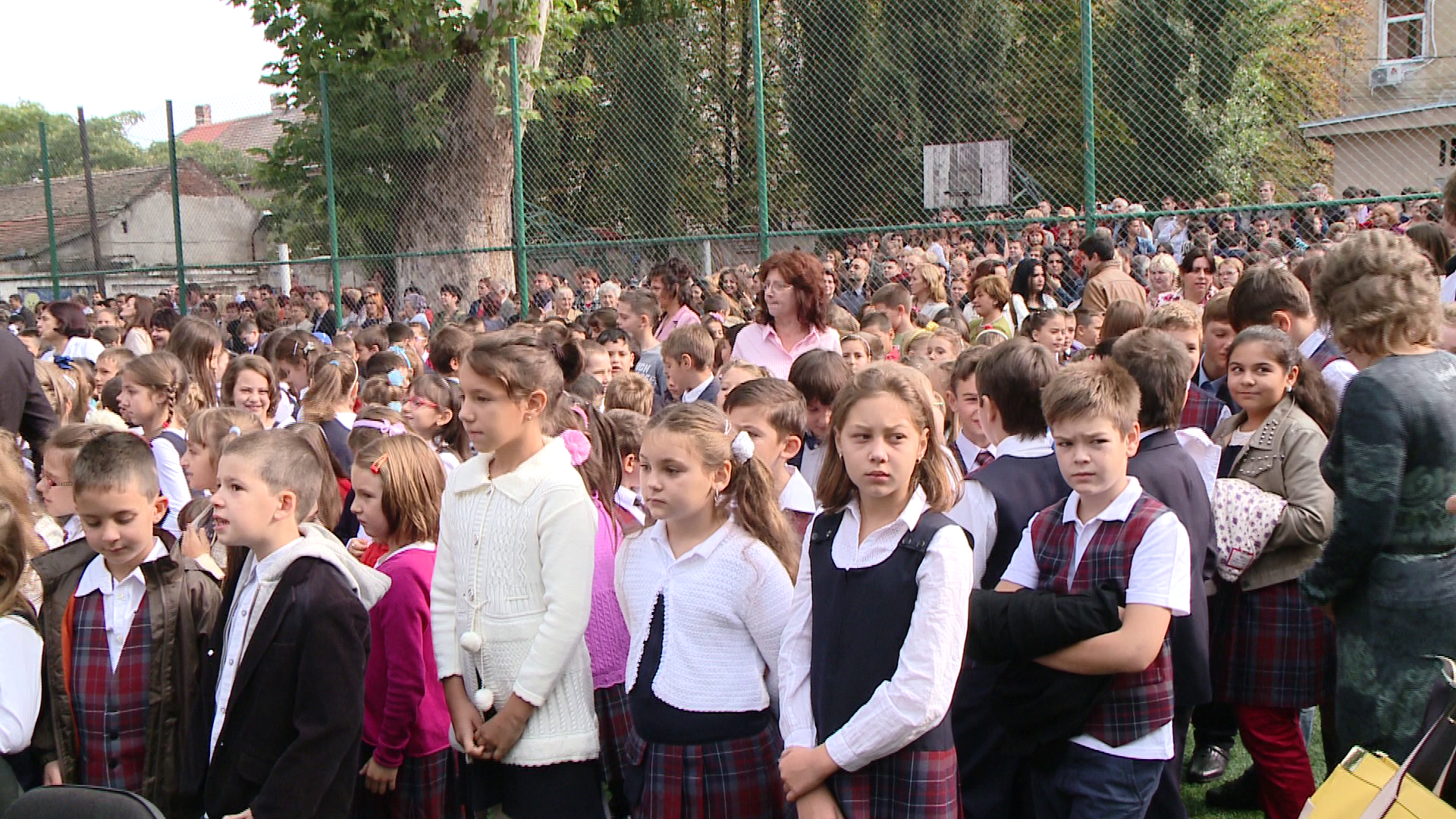 "Bobocii" noului an scolar, intre "Vreau in prima banca" si "Mai stam mult aici? "