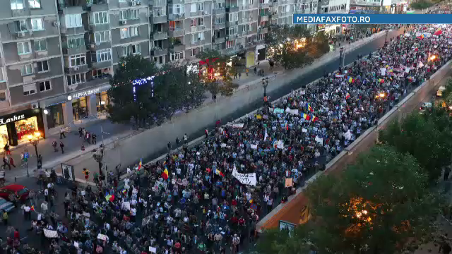 Scandalul Rosia Montana continua cu oameni in strada, politicieni in razboi si mineri in protest