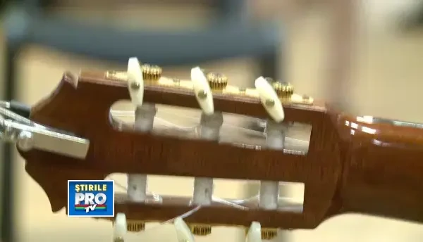 Concert inedit la statia de metro Unirea, din Capitala. Trio Zamfirescu a facut spectacol