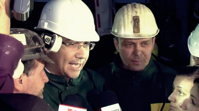 Traian Basescu: Ponta a scos mineri dintr-o galerie turistica; l-am felicitat in gand