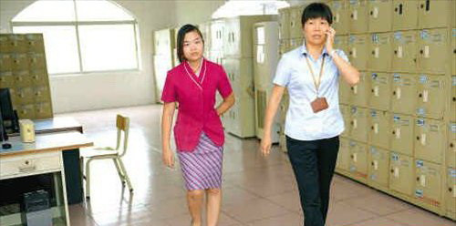 Fetita de 13 ani care nu vrea sa mai plece de pe aeroport. "Iubesc zborul". FOTO