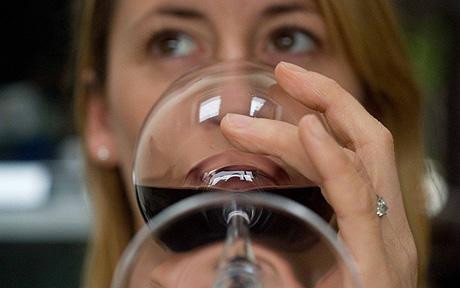 Cum arata o femeie la o luna dupa ce a renuntat la alcool. "Diferenta este surprinzatoare"