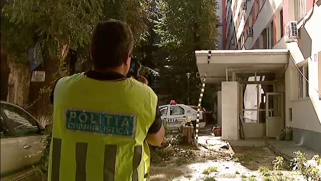 Un muncitor a murit dupa ce a cazut de pe blocul pe care il repara. Nu avea hamuri de protectie