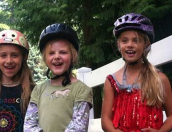 Poza care a facut milioane de oameni sa rada. Cine s-a strecurat in imagine, langa acesti copii