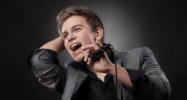 Narcis Iustin Ianau e mai fericit ca niciodata. Cum arata iubita artistului. FOTO