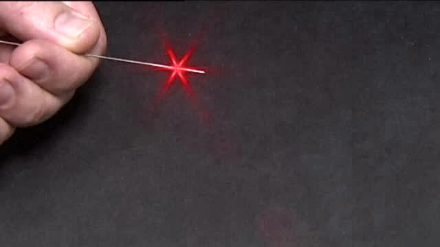 Medicii australieni au la dispozitie cel mai mic microscop din lume. Incape intr-un ac chirurgical