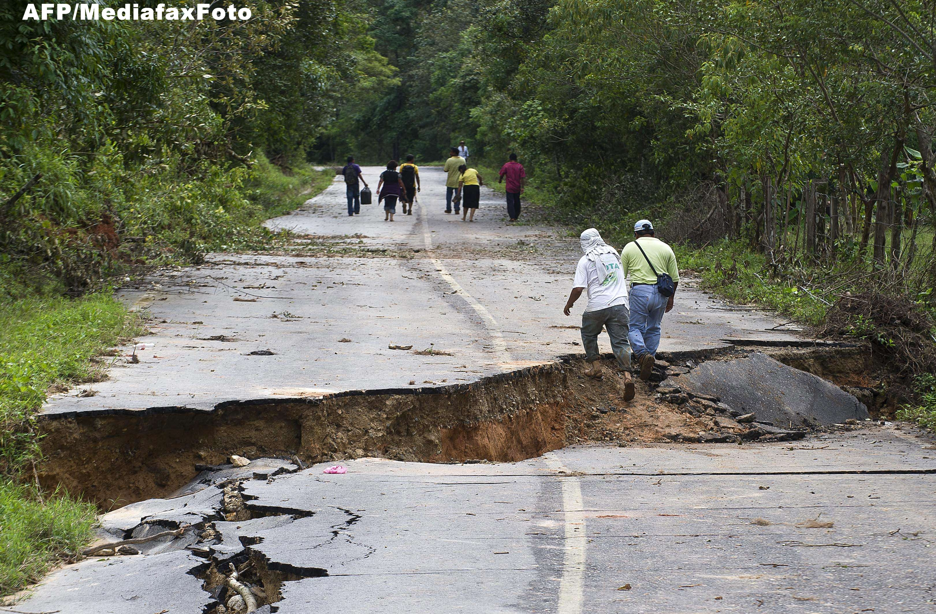 Imagini de groaza din Mexic. Bilantul furtunilor a ajuns la 97 de morti si 58 de disparuti
