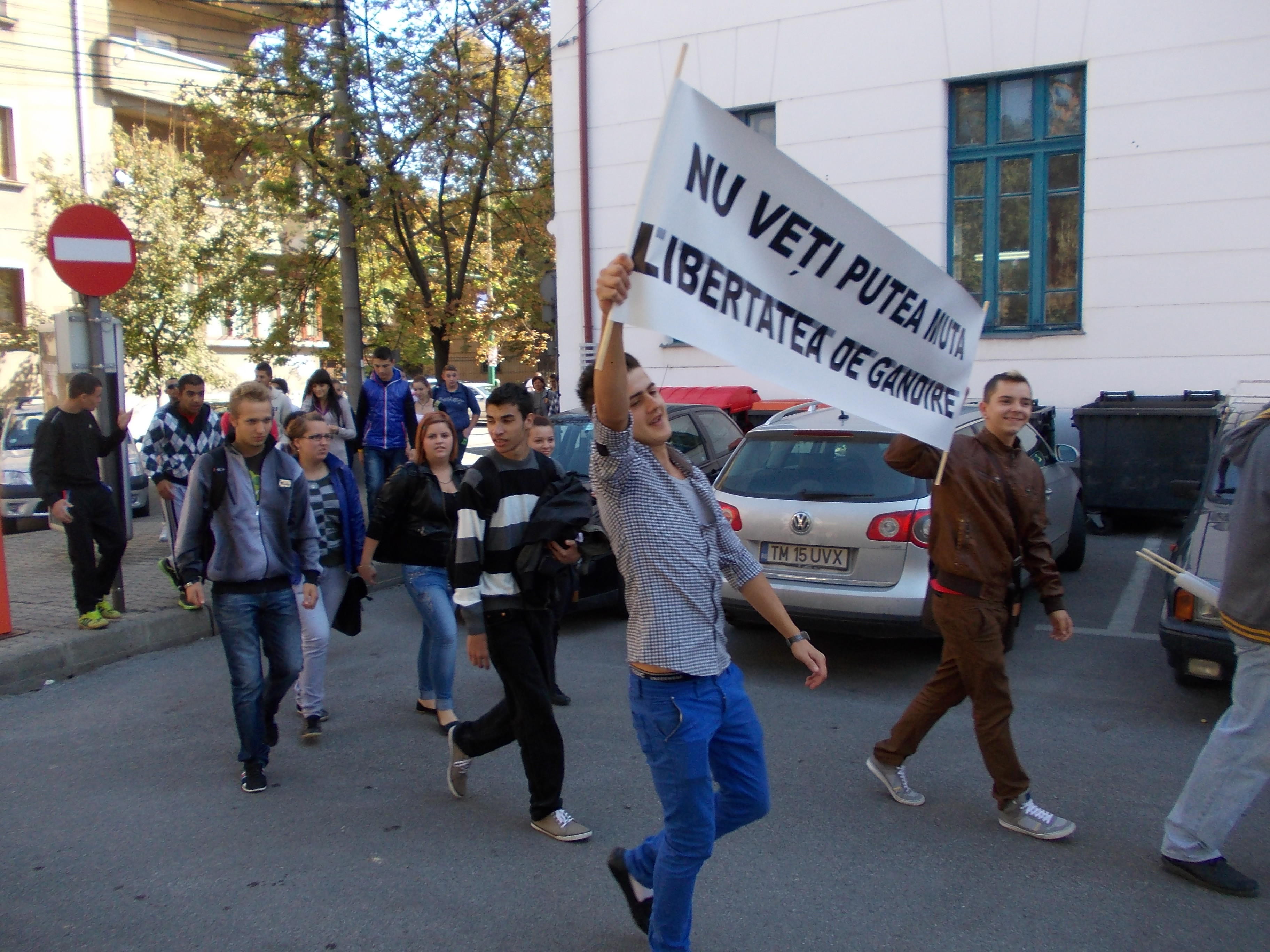 Circul a luat sfarsit. La ce compromis au ajuns dascalii de la Colegiul Tehnic de Vest si primaria
