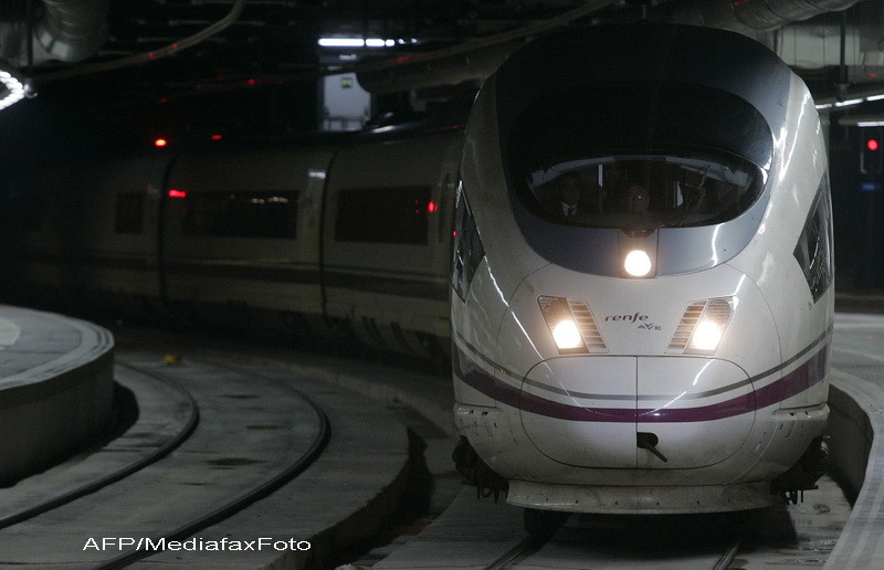 Cel putin 20 de raniti, dupa ce doua trenuri s-au ciocnit in gara din Barcelona