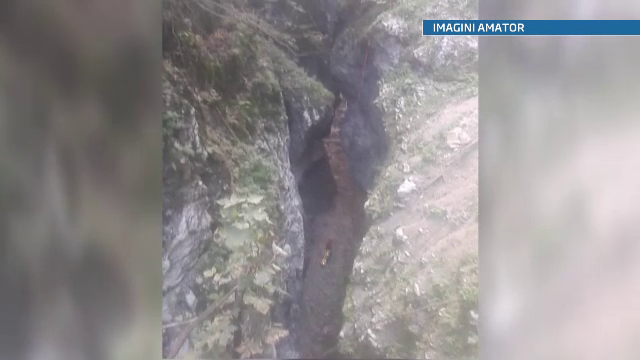Filmul accidentului din Polovragi, unde un turist de 43 de ani a murit in prapastie