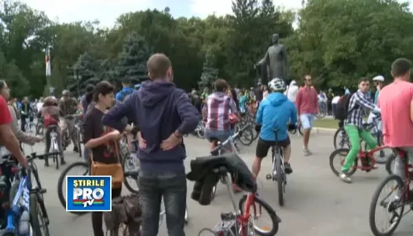 Aproximativ 5.000 de biciclisti, in mars in Capitala. Circulatia auto este restrictionata