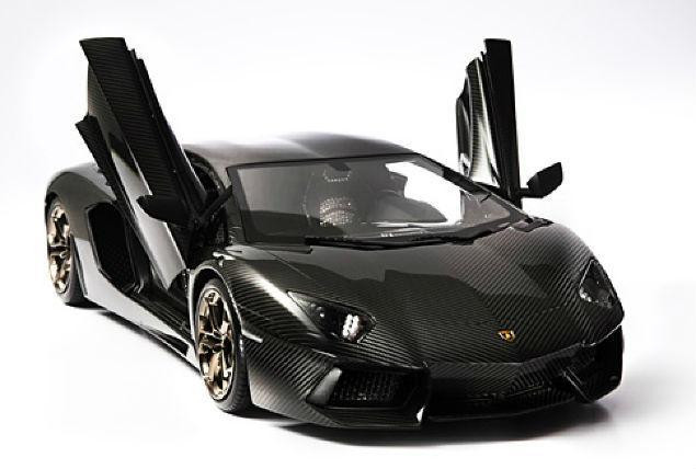 Cum arata modelul de jucarie a unui Lamborghini Aventador scos la vanzare pentru 7.5 mil dolari