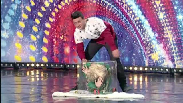 Romanii au talent. O concurenta din Chisinau a impresionat juriul cu numarul ei de contorsionism