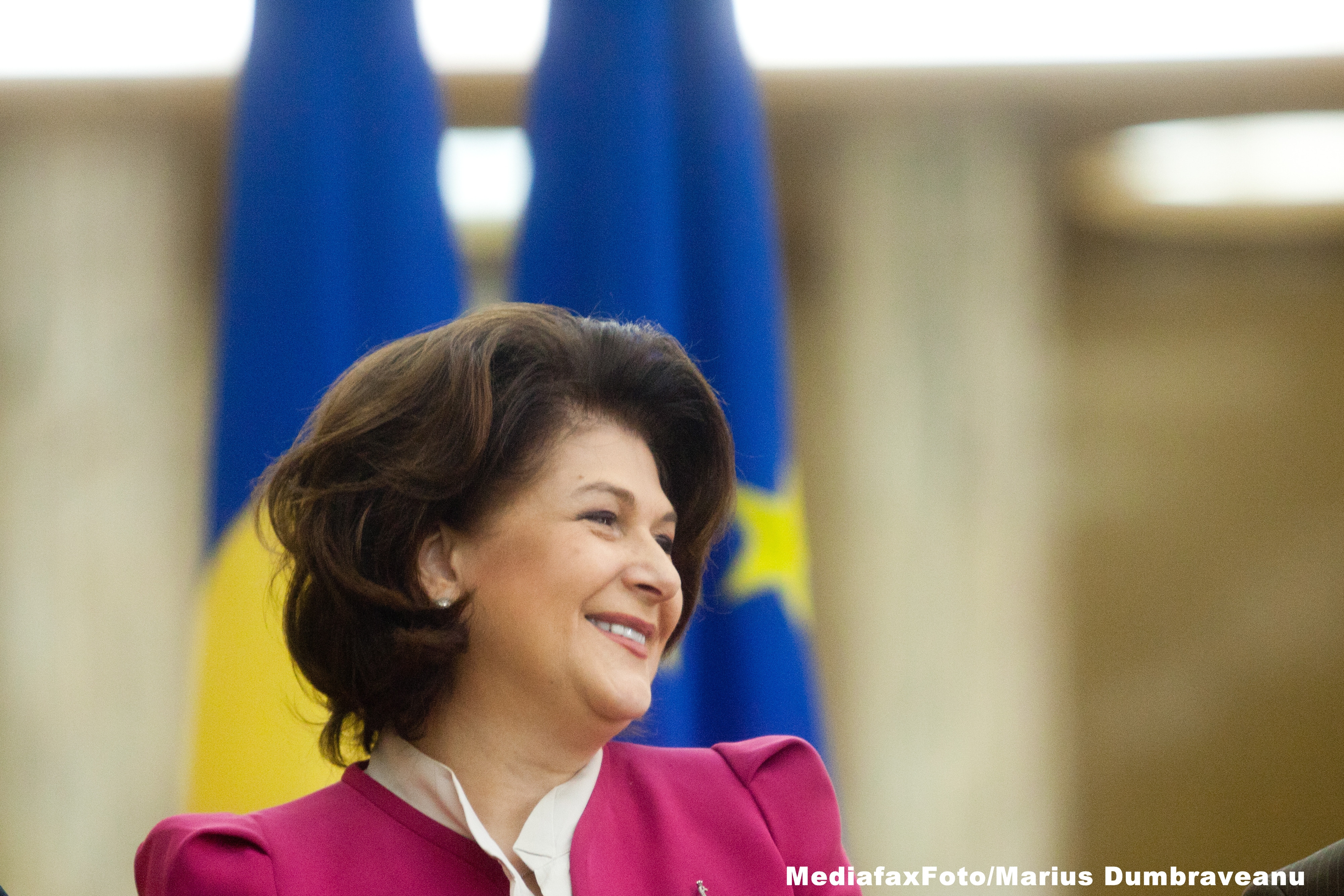 Rovana Plumb promite ca elimina saracia, dar habar nu are ce inseamna un om sarac. Raspunsuri ciudate ale viitorului ministru