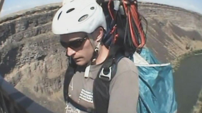 Si-a sunat sotia cu 30 de minute inainte de a muri. Ce i-a spus la telefon