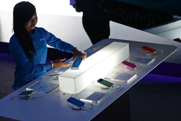 Inovatia surpriza de la Samsung. Ce telefon lanseaza in octombrie