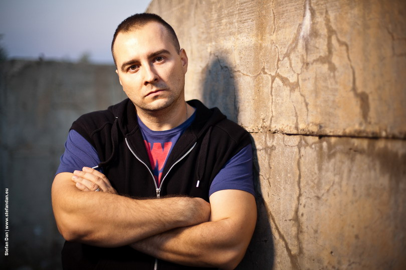 Pe seama maidanezilor s-a extins haita cainilor cu doua picioare. Duminica, 18:00, in noul sezon "Romania, te iubesc"