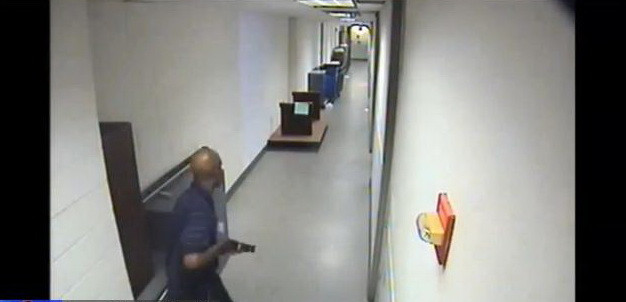 FBI-ul a dat publicitatii imagini de la atacul din Washington soldat cu 12 morti. VIDEO