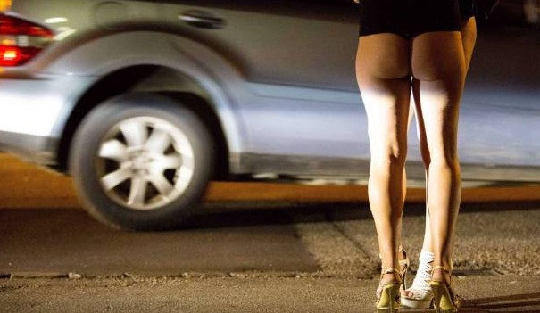 E INCREDIBIL ce face aceasta PROSTITUATA din Romania. O tara intreaga e in stare de soc