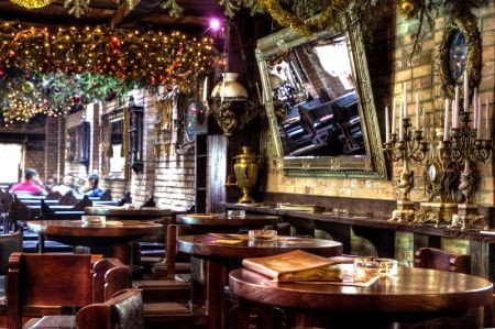 Cluburi si baruri unde poti sa petreci cel mai ieftin in Bucuresti: Recomandari: