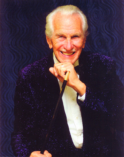 Magicianul John Calvert, o legenda la Hollywood, a murit la varsta de 102 ani