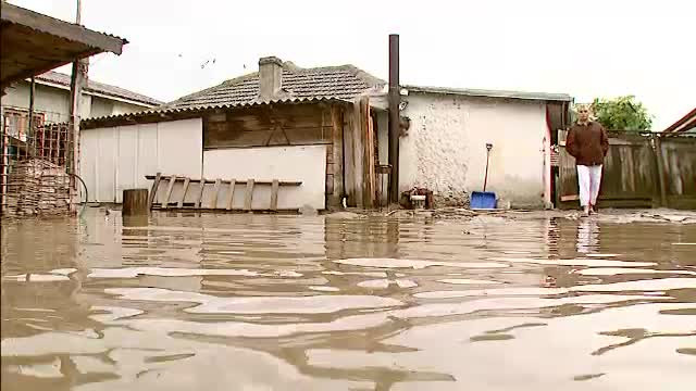 Avertizare COD PORTOCALIU de ploi, incepand de luni seara. Care zone sunt vizate