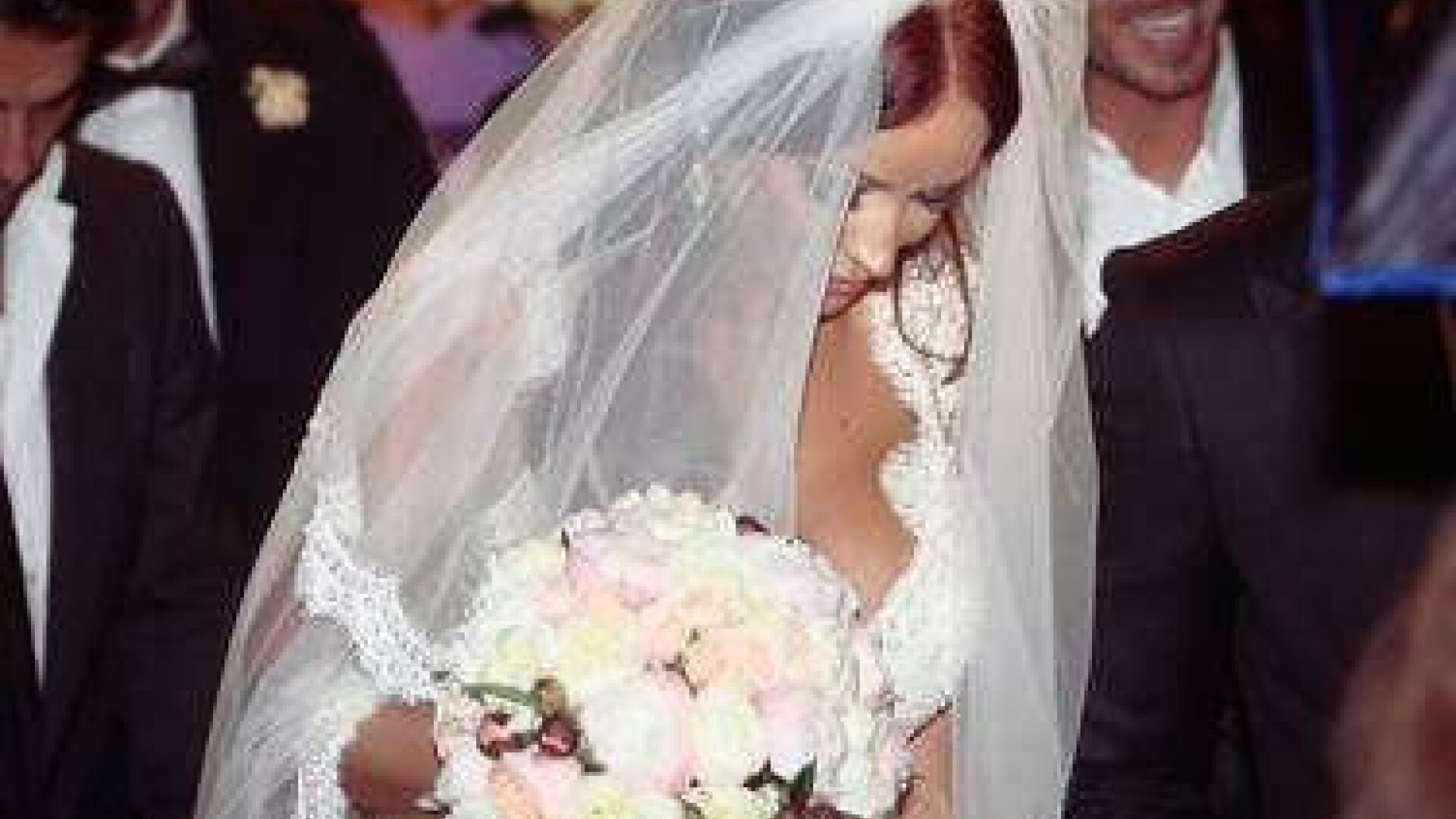 Ce a facut Bianca Dragusanu timp de 3 ore in timpul nuntii. Nimeni nu isi explica ce s-a intamplat