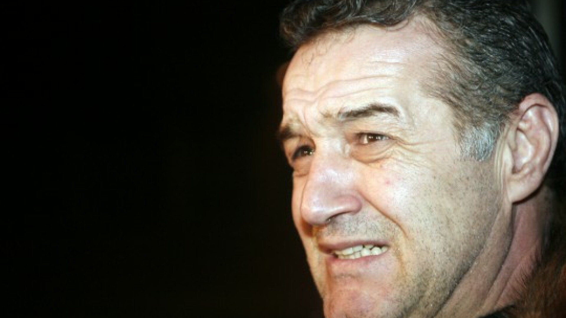 Gigi Becali ii cere lui Traian Basescu sa declanseze o ancheta la ANP. Seful Stelei sustine ca are dreptul sa plece acasa