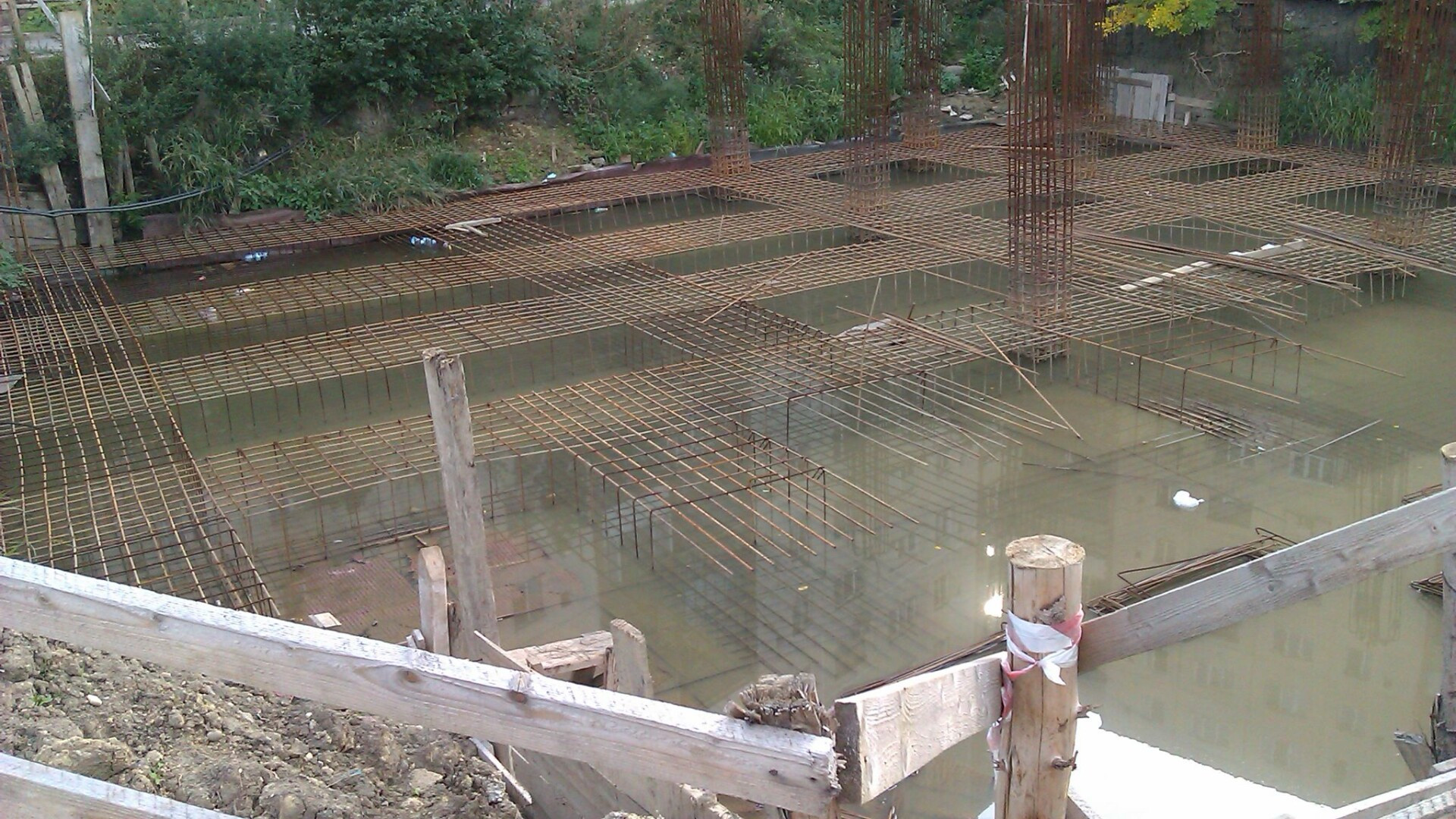 Autoritatile, trimise la groapa de un investitor care se joaca de patru ani cu nervii aradenilor