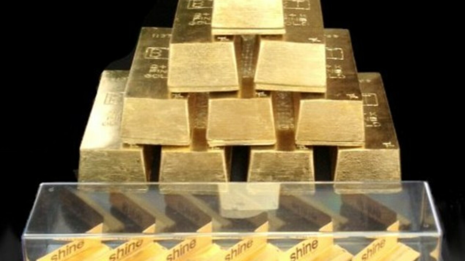 Cum arata tigara din foite de aur de 24 de carate. Un singur pachet costa 65 de dolari