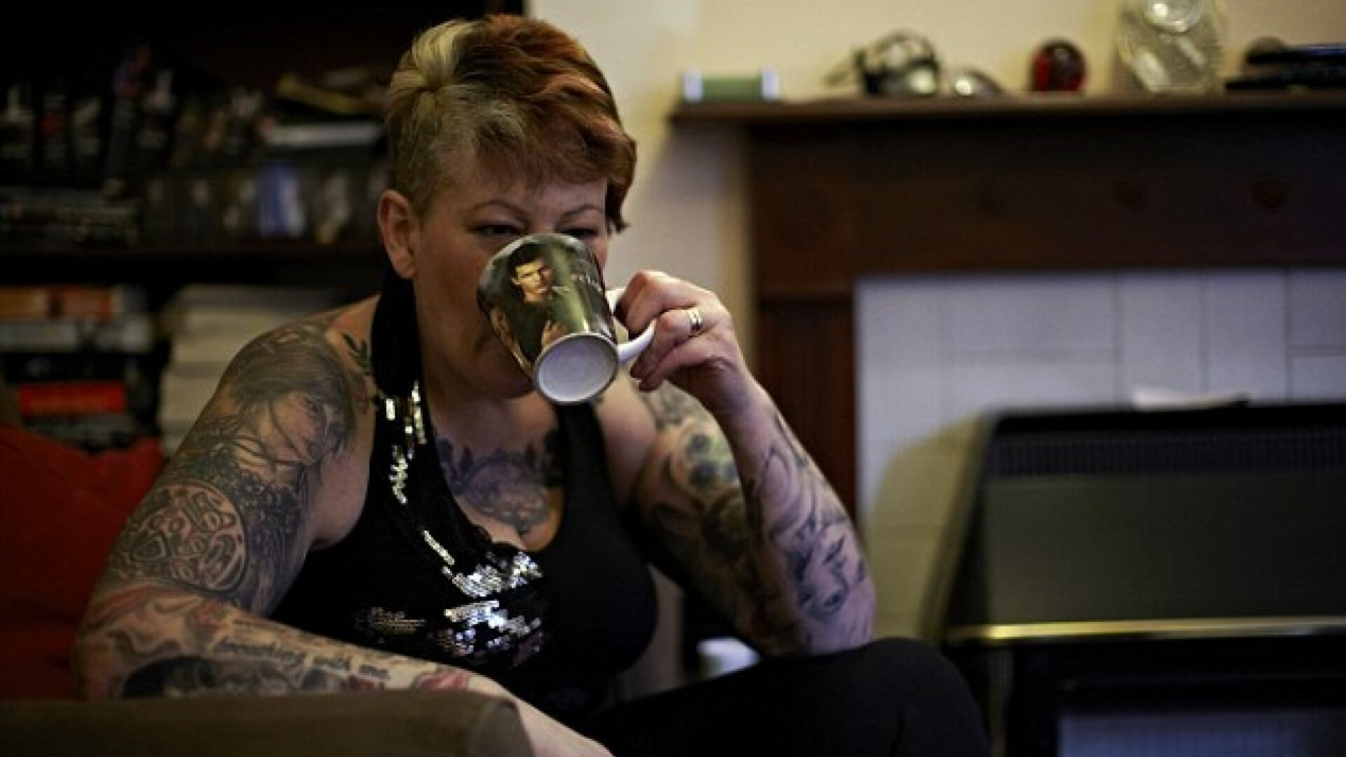 Cum arata femeia care a platit o avere sa-si tatueze tot corpul cu imagini din seria Twilight