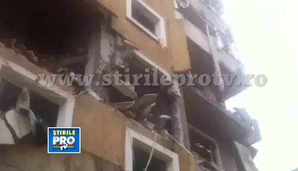 IMAGINI de la locul exploziei produse intr-un bloc cu zece etaje din Resita