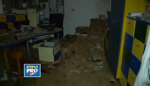 O explozie a zguduit un cabinet medical din Cluj. Doua asistente medicale au fost ranite