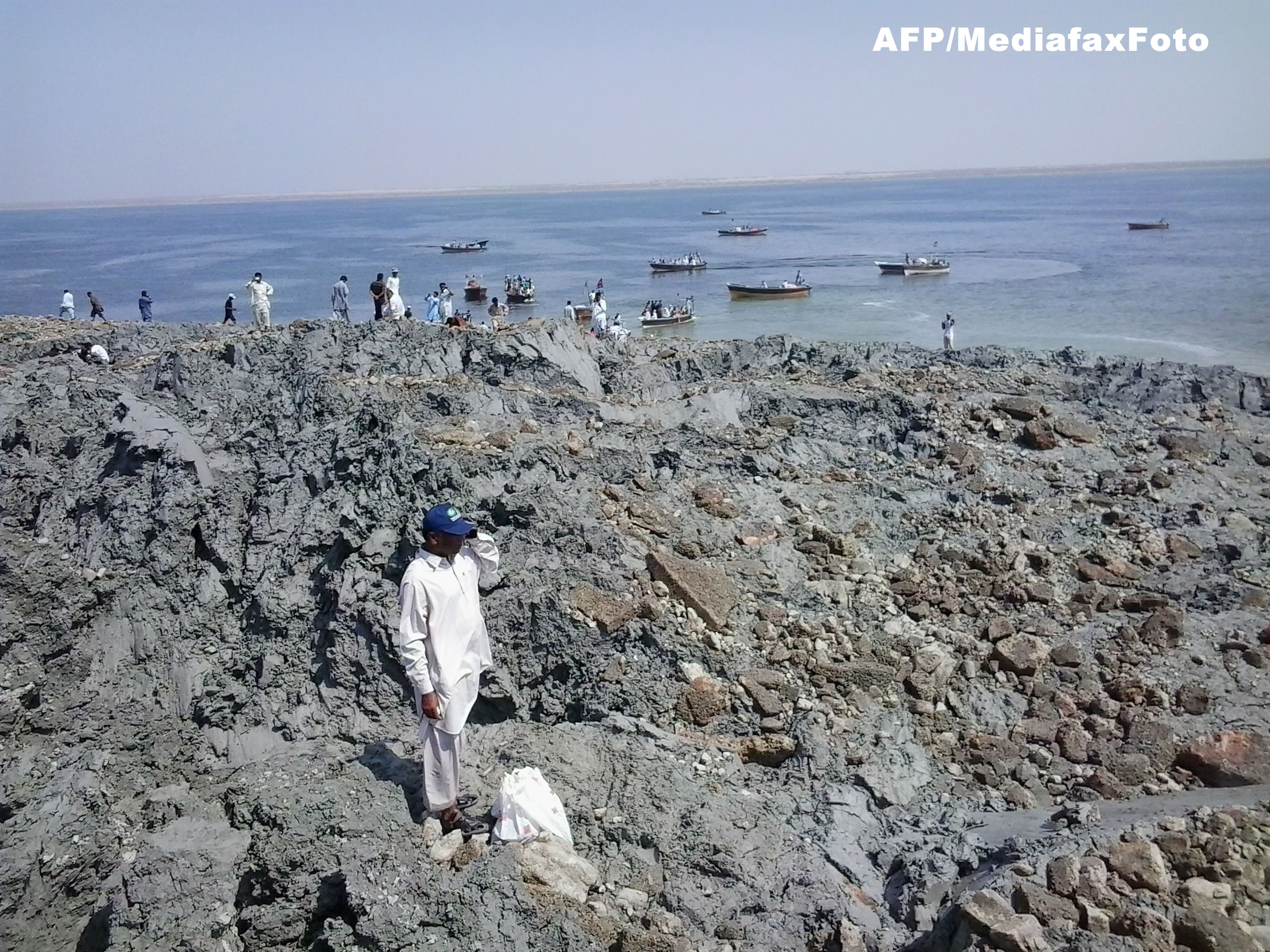 Primele inregistrari VIDEO de pe insula aparuta in urma cutremurului din Pakistan