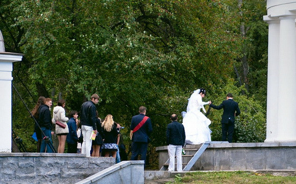 Poza de nunta care va face istorie pe internet. Detaliul extrem de amuzant surprins de camera