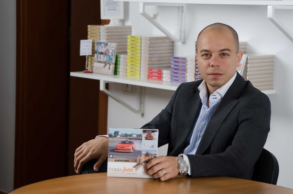 "Cadoul din cutie". Romanul care vinde pe Internet daruri inedite, cu valabilitate de 18 luni