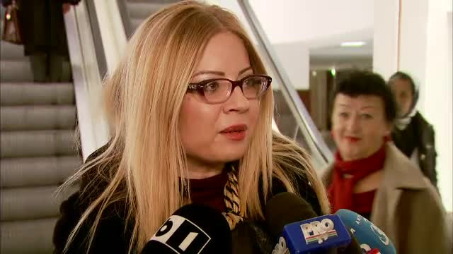 Mioara Roman si fiica ei Catinca scapa momentan de evacuare. Tribunalul a amanat din nou procesul