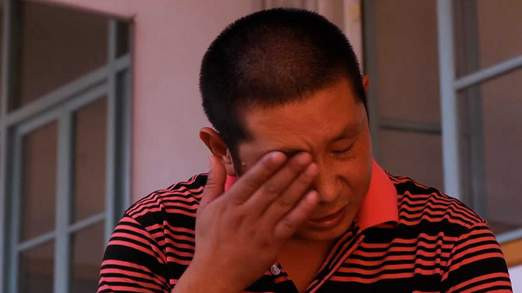 A mers la spital cu dureri de burta si s-a intors pe jumatate femeie. Povestea ireala a unui barbat din China