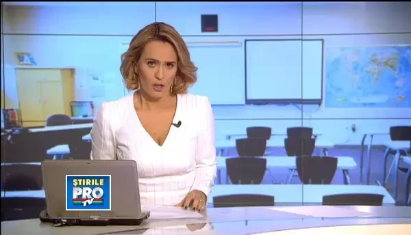 15 elevi, dusi la spital pentru ca s-au simtit rau dupa o slujba facuta de un preot in scoala