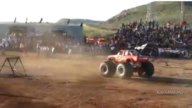Sase persoane au murit, dupa ce un monster truck a pierdut controlul in timpul unui show din Mexic
