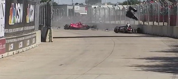 Accident ingrozitor la IndyCar. Pilot internat la spital si spectatori raniti. VIDEO