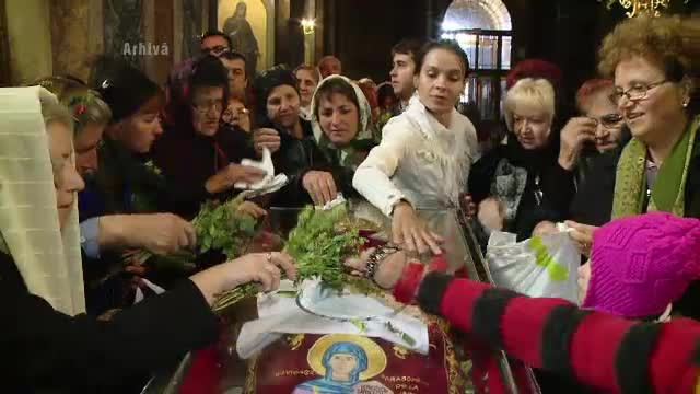 Fara cutite si scaune la moaste. Noile reguli ale Mitropoliei, la pelerinajul de Sfanta Parascheva