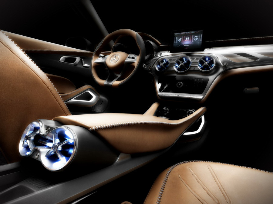 Masina de la Mercedes care sperie Audi si BMW: se vinde ca "painea calda"