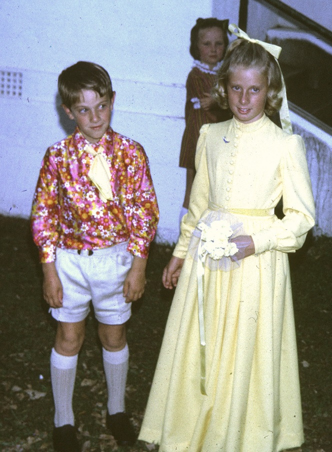 Cum a fost pus acest copil sa se imbrace la nunta: "Nu-mi vine sa cred ca am purtat asa ceva"