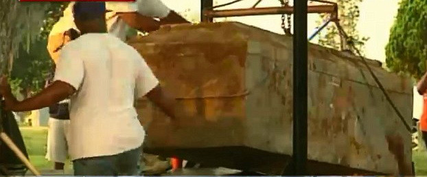 Ce au gasit parintii unui tanar cand i-au exhumat corpul. "Credeam ca l-am ingropat pe tot". VIDEO