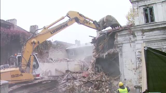 Demolari cu scandal in zona Piata Amzei din Capitala. "Plangere penala tuturor care au permis asta"