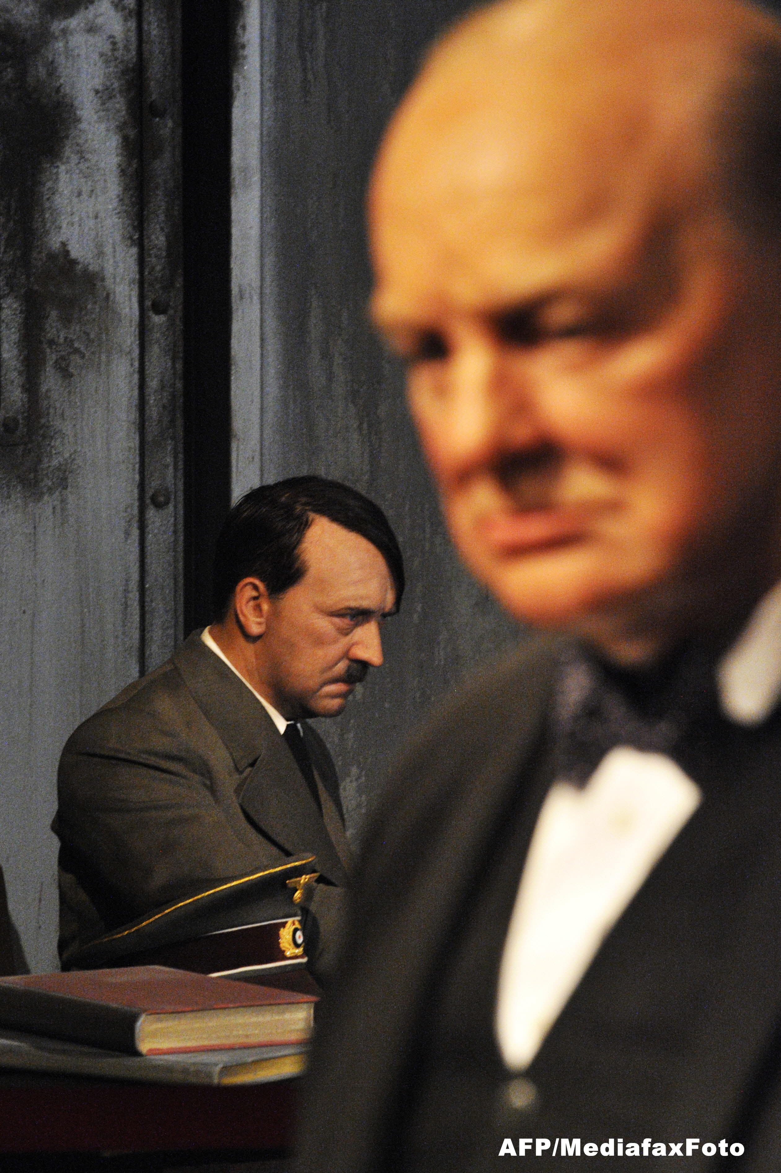 Winston Churchill, Hitler