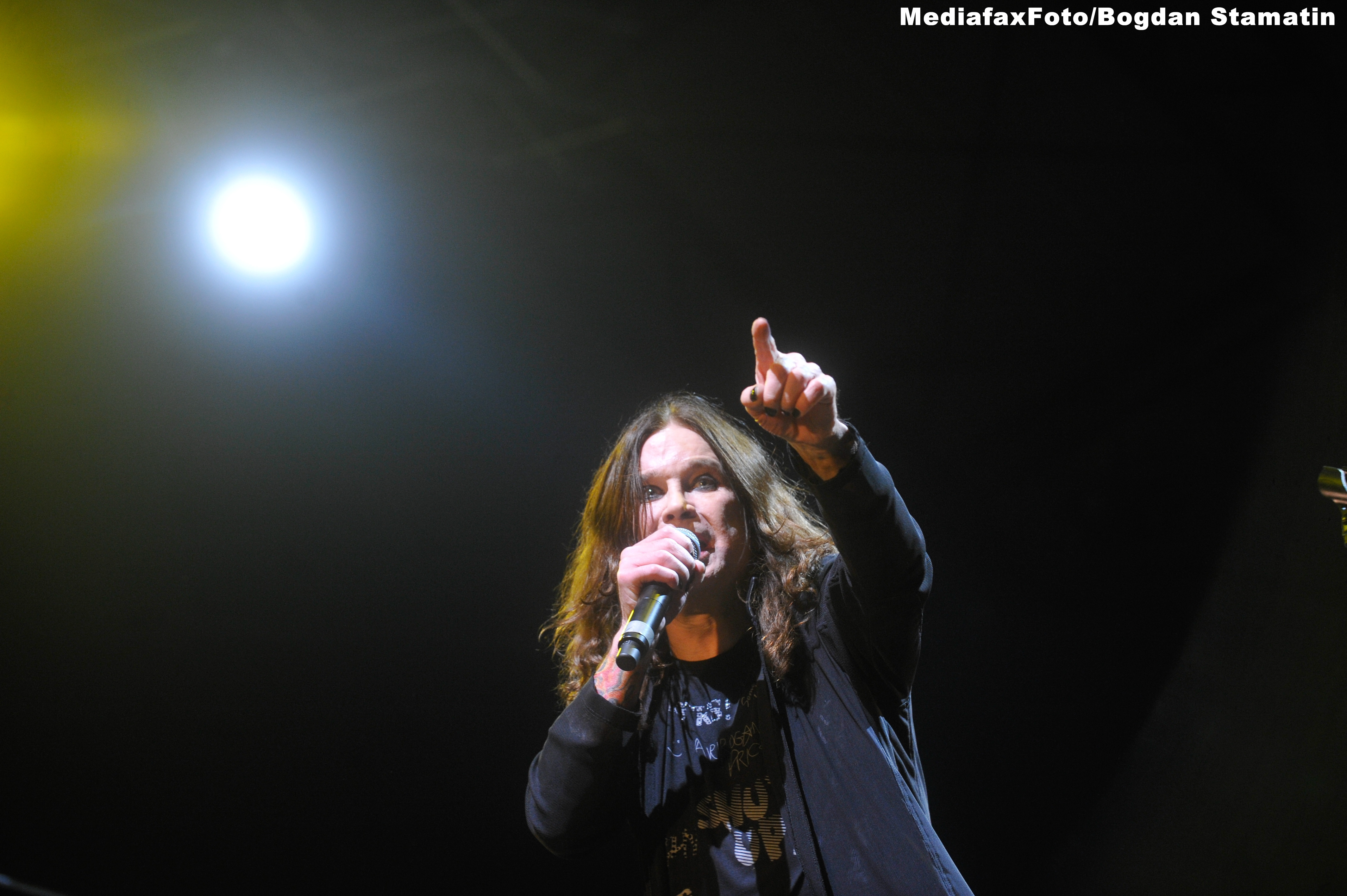 Ozzy Osbourne si-a suparat fanii argentinieni, dupa ce a fluturat pe scena un steag brazilian